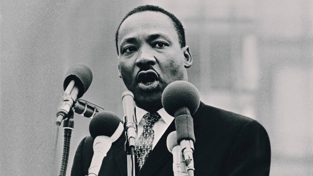 “Eu tenho um sonho” – 90 anos do nascimento de Martin Luther King Martin Luther King