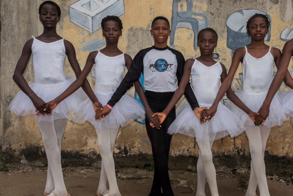 bailarinos da escola Leap of Dance Academy