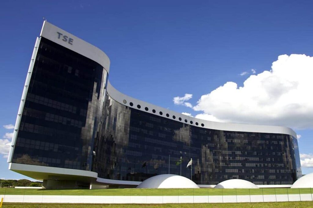 Recursos eleitorais devem ser divididos proporcionalmente entre candidatos negros e brancos, decide TSE Tribunal Superior Eleitoral em Brasília