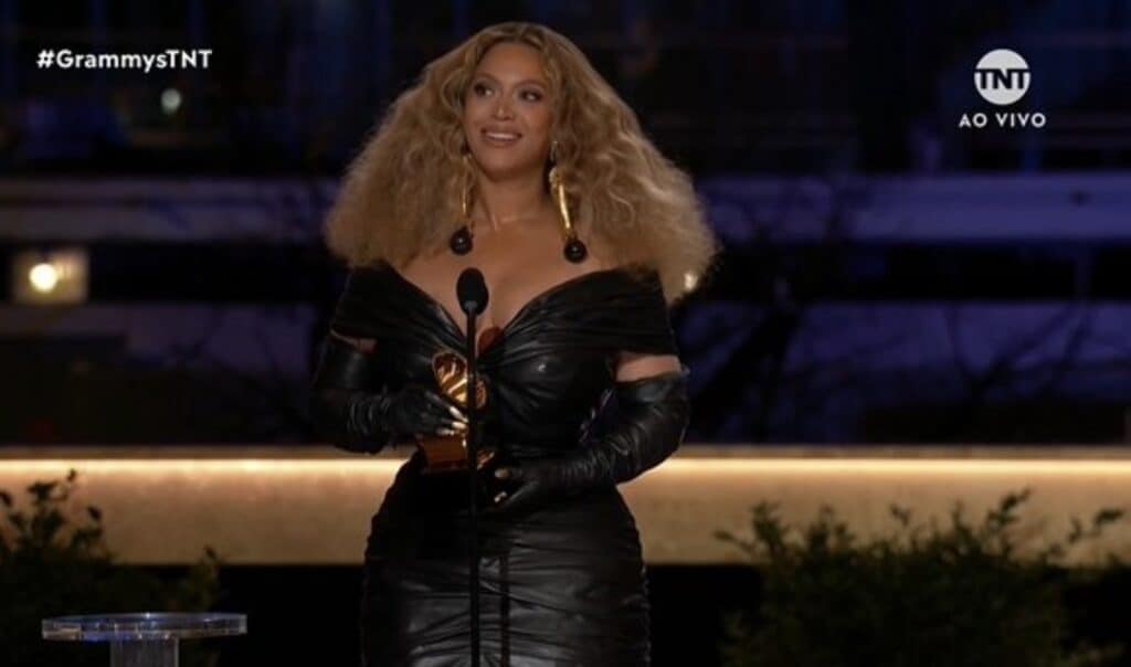 Black Parade faz de Beyoncé a mulher mais premiada da história do Grammy beyonce