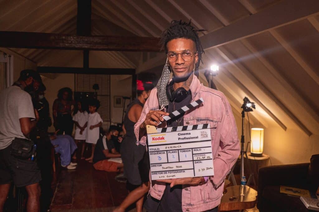 Jonathan Ferr dirige tambem o clipe de seu novo single Esperanca