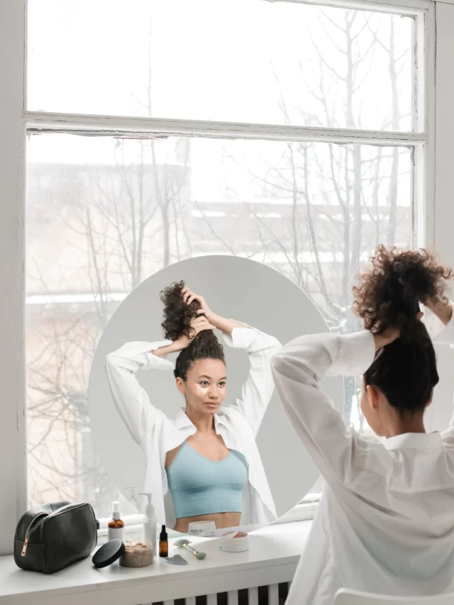 Como cuidar de cabelos crespos