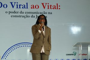 Djamila Ribeiro: "as redes sociais precisam ser regulamentadas no Brasil" 1 54710314041 63d512f065 o